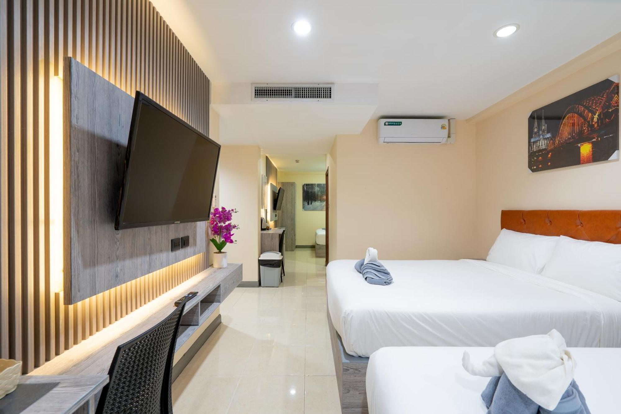 فندق سكوير وان Patong المظهر الخارجي الصورة