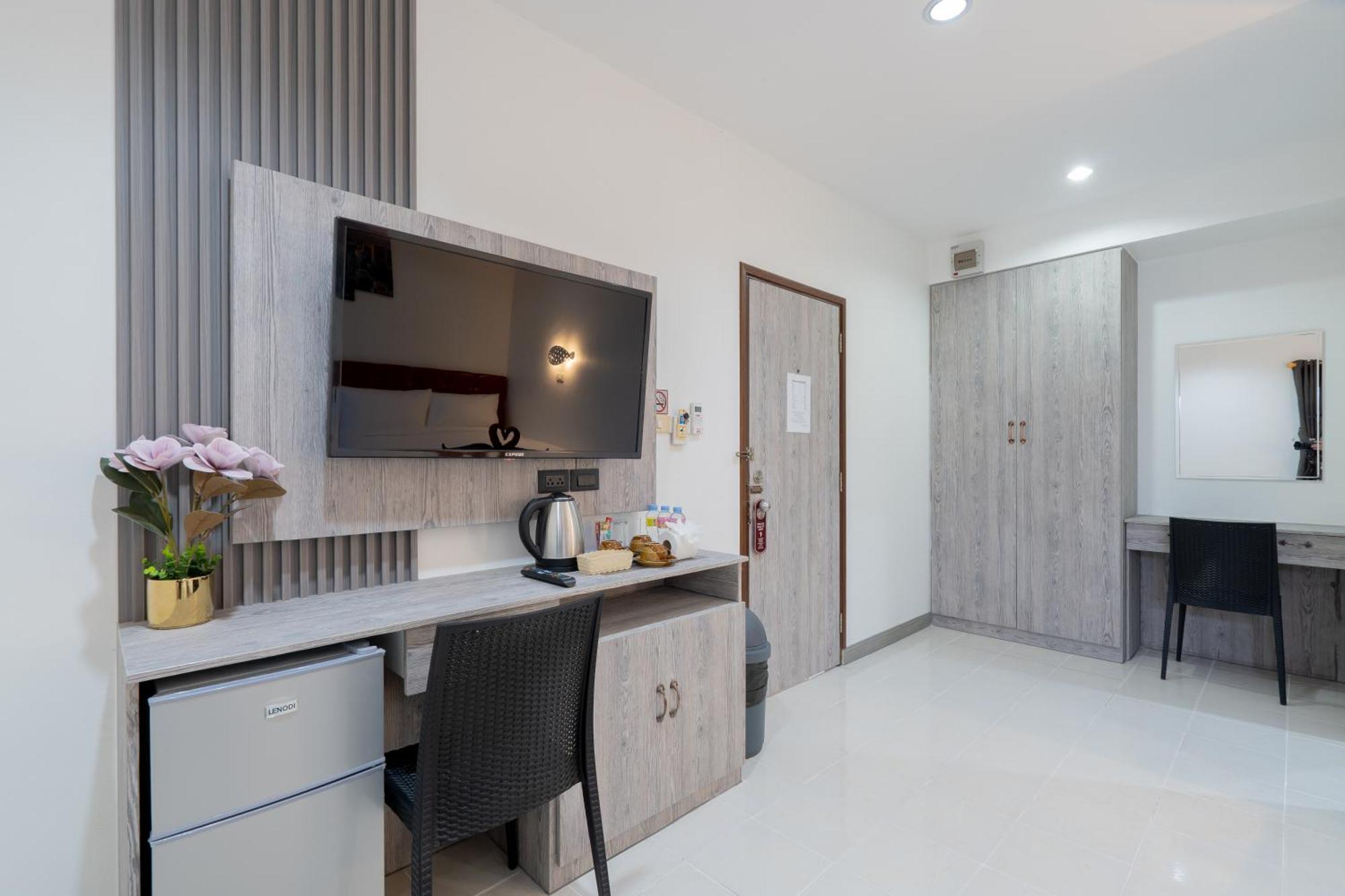 فندق سكوير وان Patong المظهر الخارجي الصورة