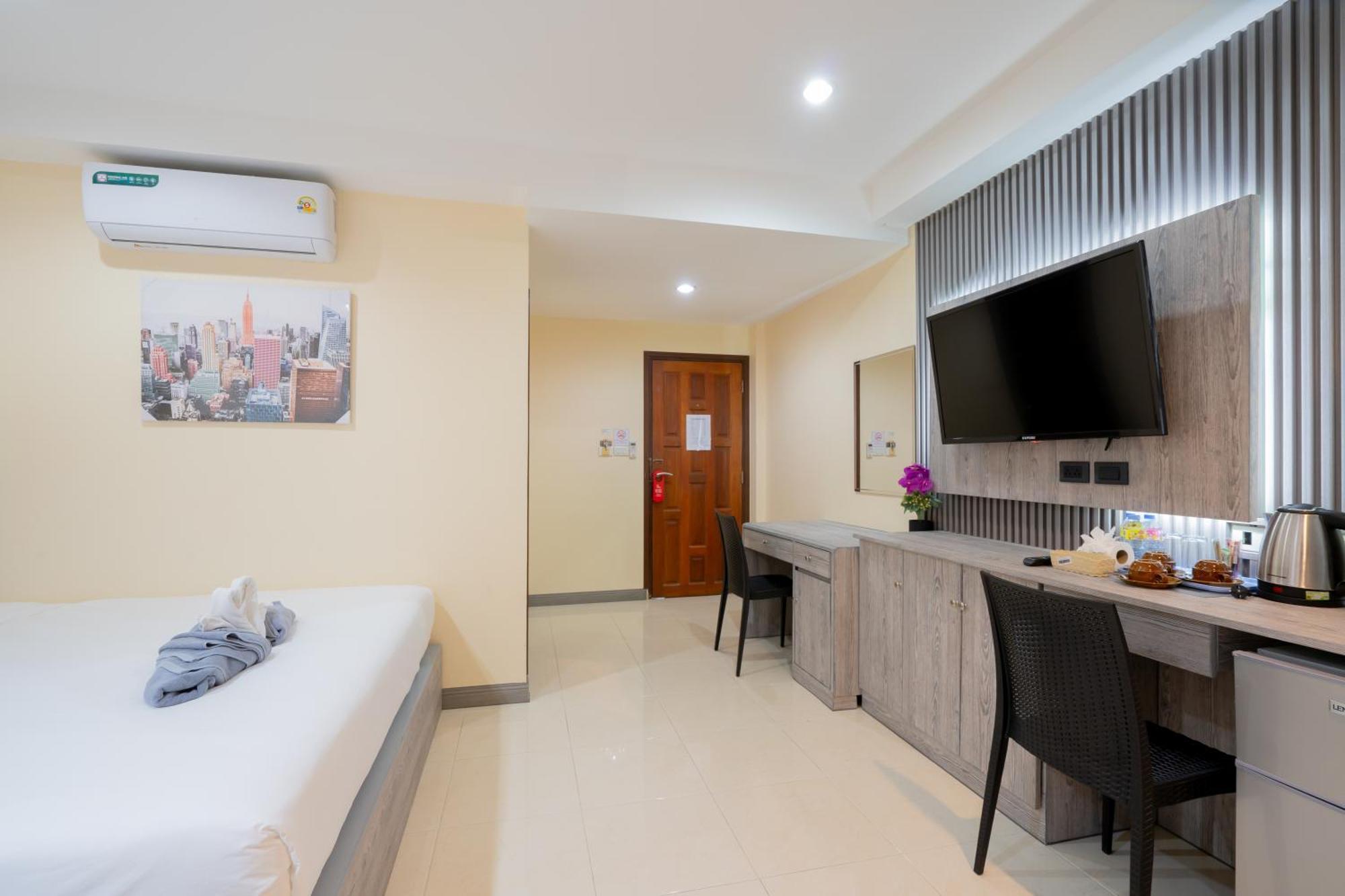 فندق سكوير وان Patong المظهر الخارجي الصورة
