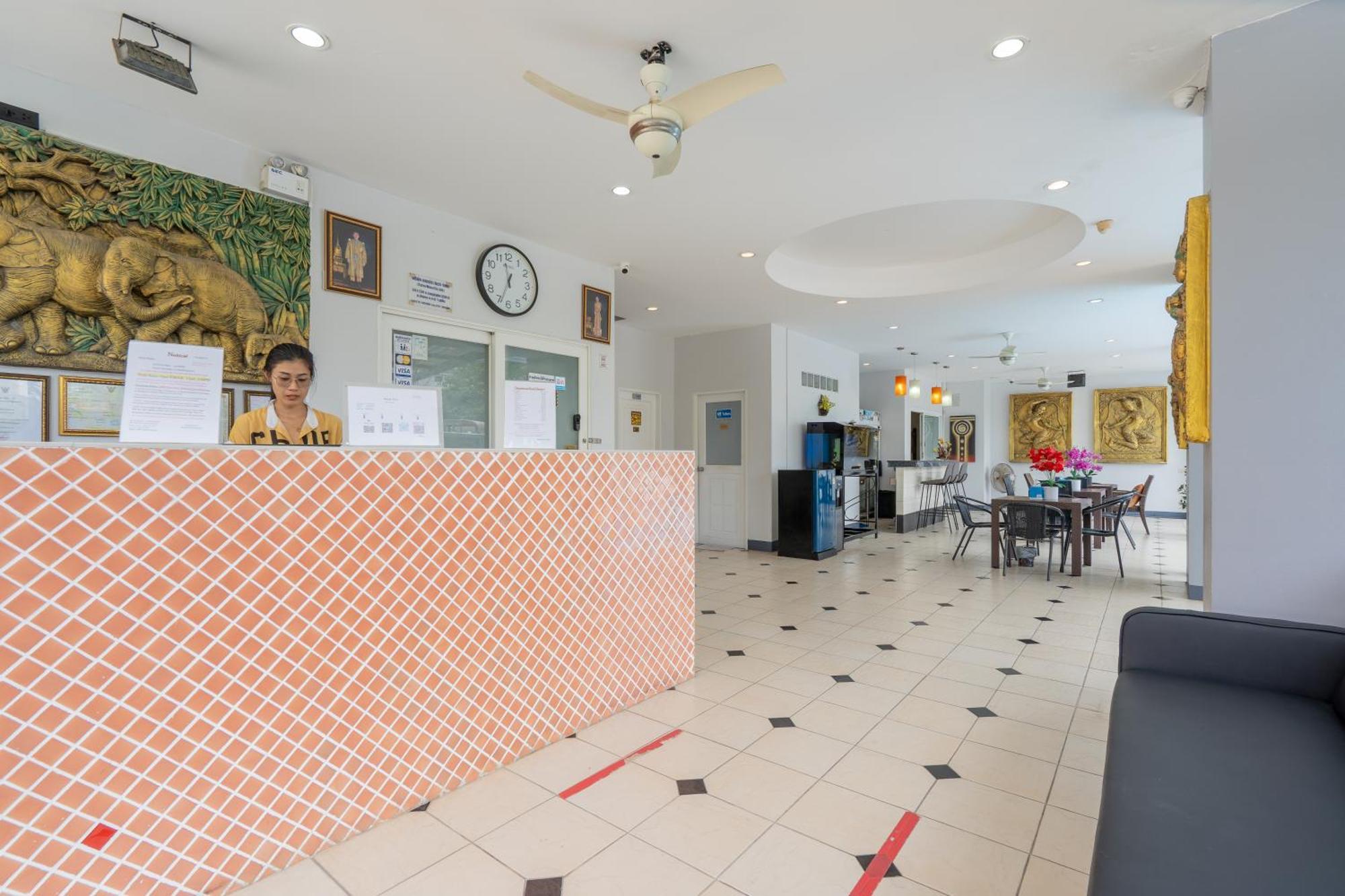 فندق سكوير وان Patong المظهر الخارجي الصورة