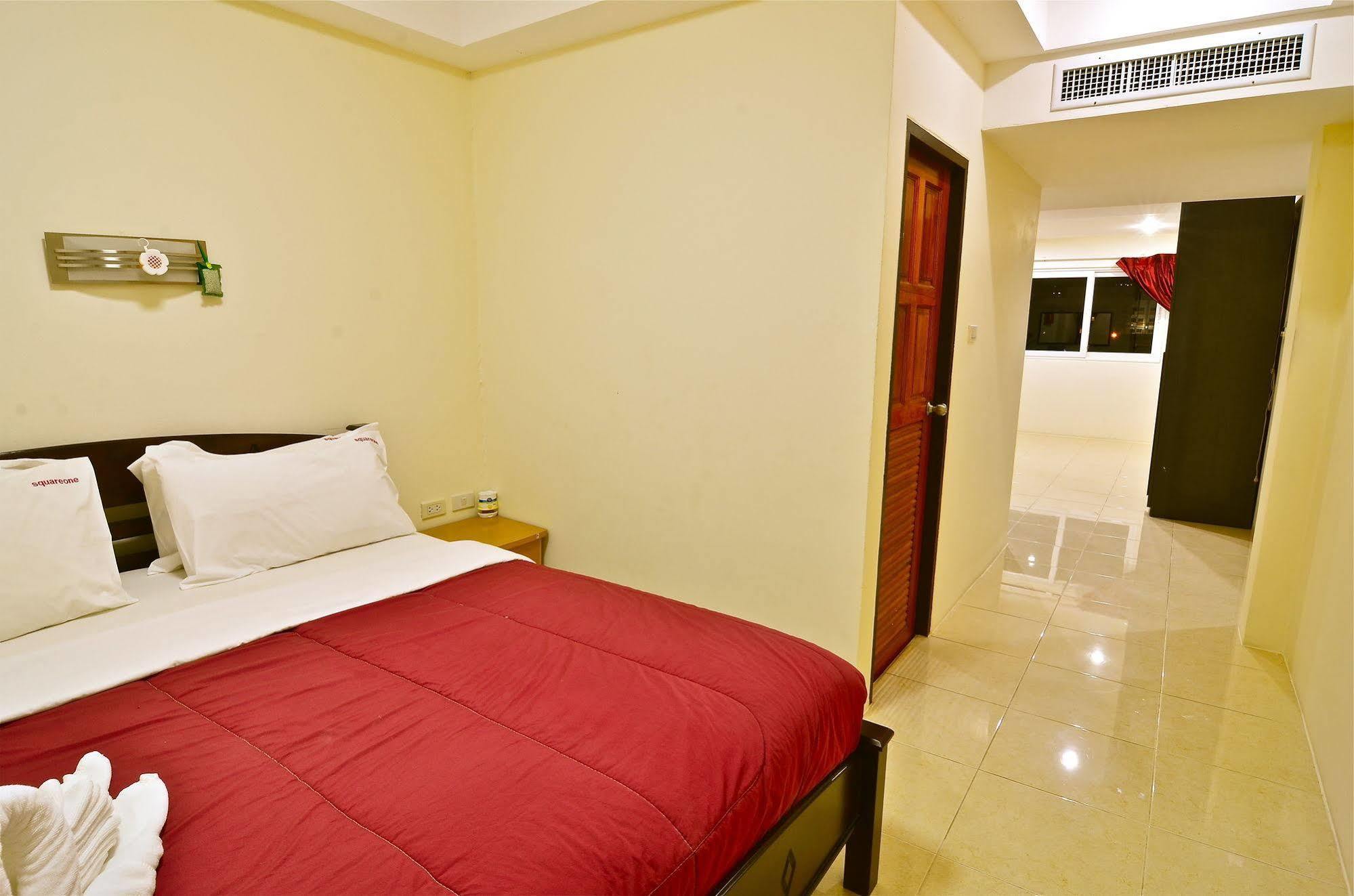 فندق سكوير وان Patong المظهر الخارجي الصورة